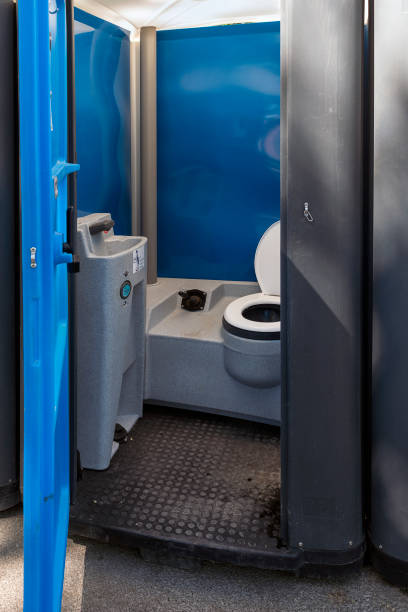 Best Restroom trailer rental cost  in De Soto, IL